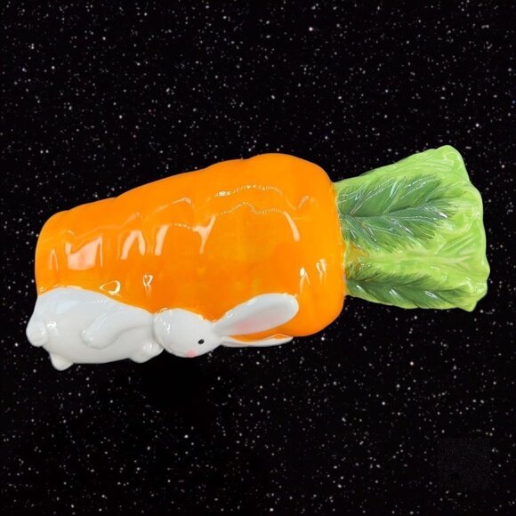 Ceramic Porcelain Bunny And Carrot Tall Vase 3D Figural Whimsical Vase 9"Tall - Picture 8 of 10